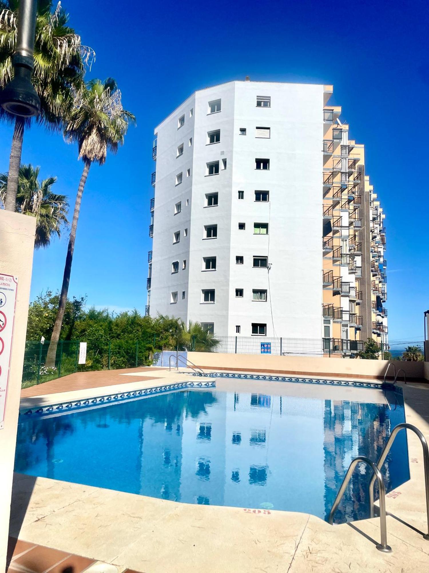 Estudio Nuevo Y Con Piscina 베날마데나코스타 외부 사진
